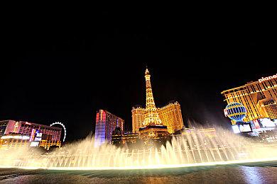 黑色幽默风格动作射击游戏《牧师模拟：吸血鬼秀》现已正式发售 获好评如潮